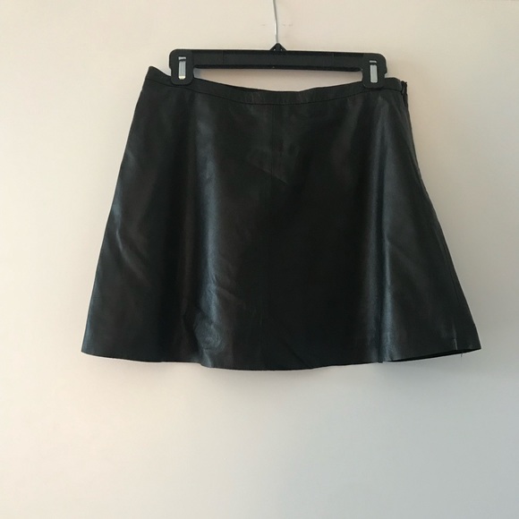 BCBG leather mini skirt - Picture 4 of 5